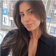 Profesora titulada con el grado en Psicología y especialización en Psicología de la Educación y trastornos del neurodesarrollo y del aprendizaje